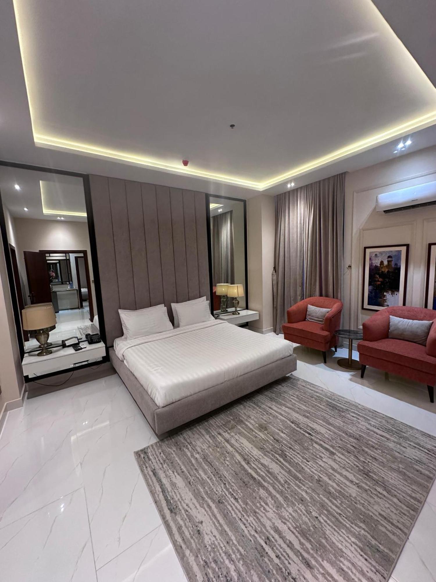 Pavilion Suites - Premium Aparthotel In Bahria Town Равалпинди Экстерьер фото